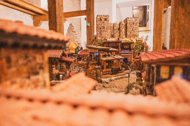 Medina de Pomar estrena su programación navideña con un belén monumental